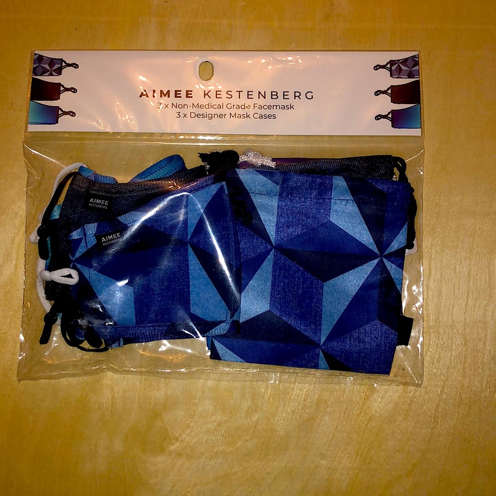 Face mask and mask case kit